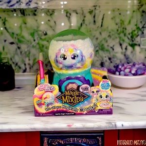 Magic Mixie! Exclusive Sparkle Mixie!/ box ripped